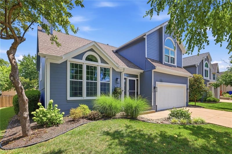 17320 156th Ter, Olathe, KS 66062