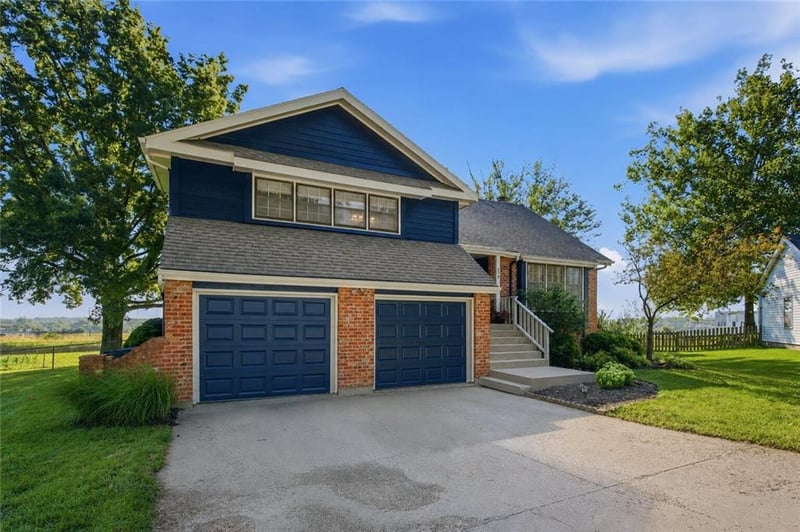 416 Persimmon Dr, Olathe, KS 66061