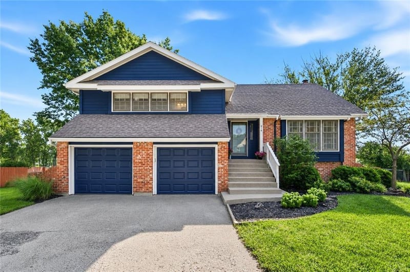 416 Persimmon Dr, Olathe, KS 66061