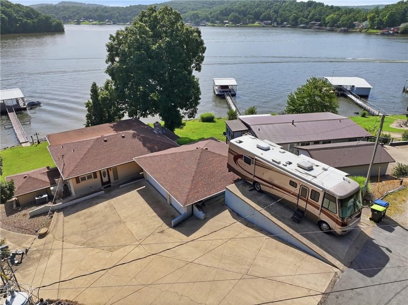 1166 Fowlers Point, Camdenton, MO 65020