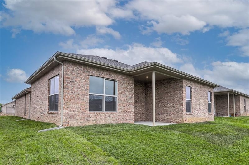 25241 92nd Ter, Lenexa, KS 66227