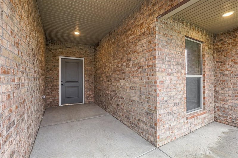 25241 92nd Ter, Lenexa, KS 66227