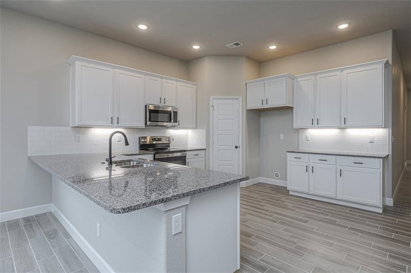 25241 92nd Ter, Lenexa, KS 66227