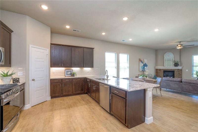 25259 92nd Ter, Lenexa, KS 66227