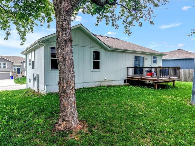 12704 Applewood Dr, Grandview, MO 64030