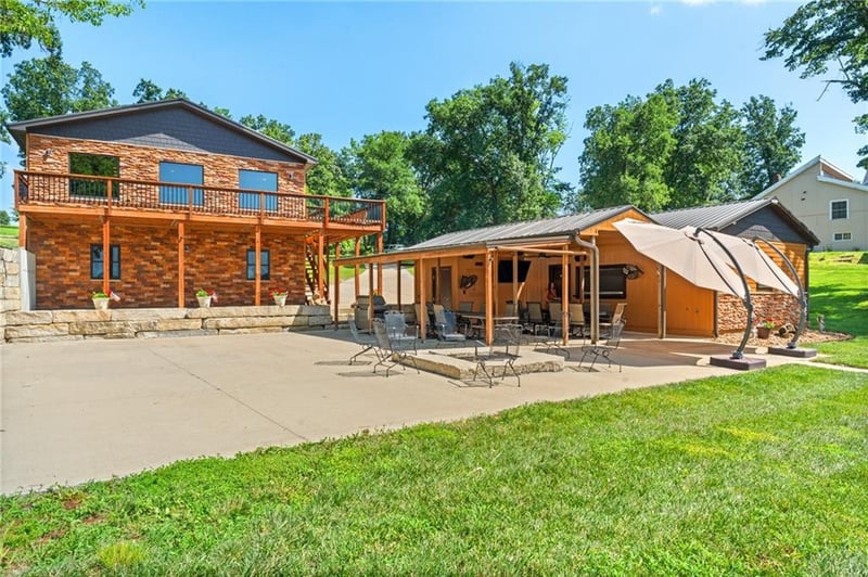 588 Lake Viking Ter, Gallatin, MO 64640
