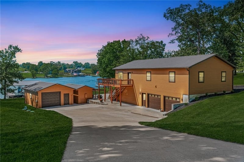 588 Lake Viking Ter, Gallatin, MO 64640