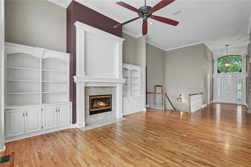 20306 99th Ter, Lenexa, KS 66220
