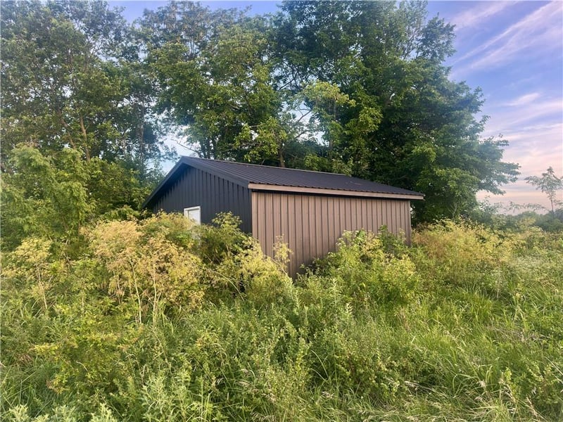 45101 N Hw, Creighton, MO 64739
