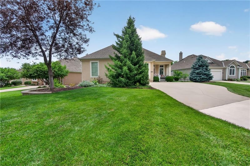 11644 Carriage Rd, Olathe, KS 66062
