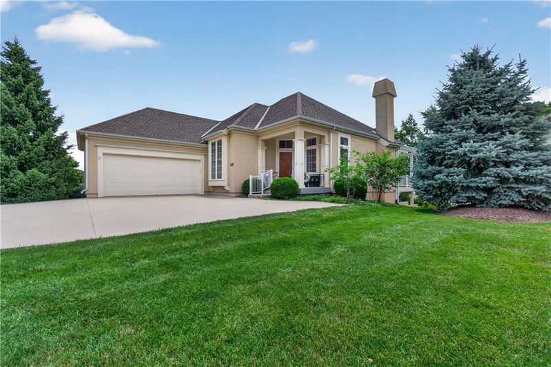 11644 Carriage Rd, Olathe, KS 66062