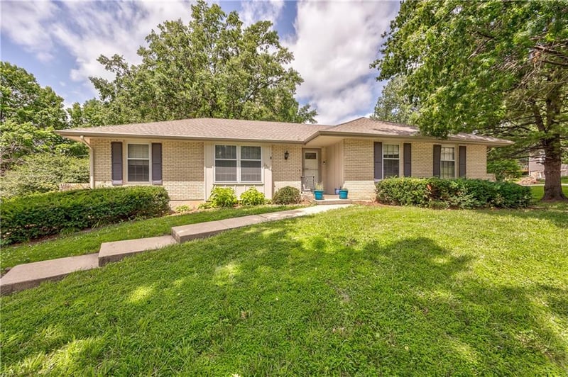 2504 14th St, Leavenworth, KS 66048