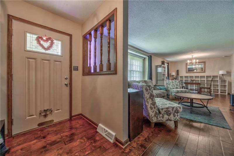 2504 14th St, Leavenworth, KS 66048