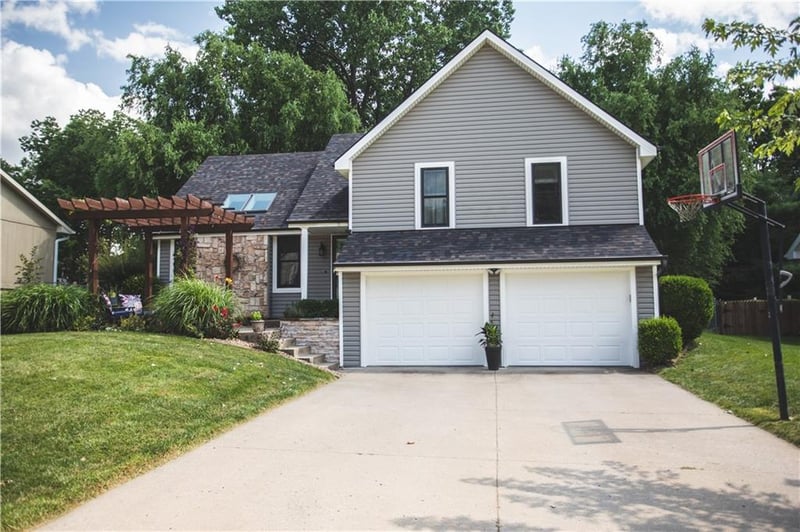 3614 Robin Ln, St Joseph, MO 64506
