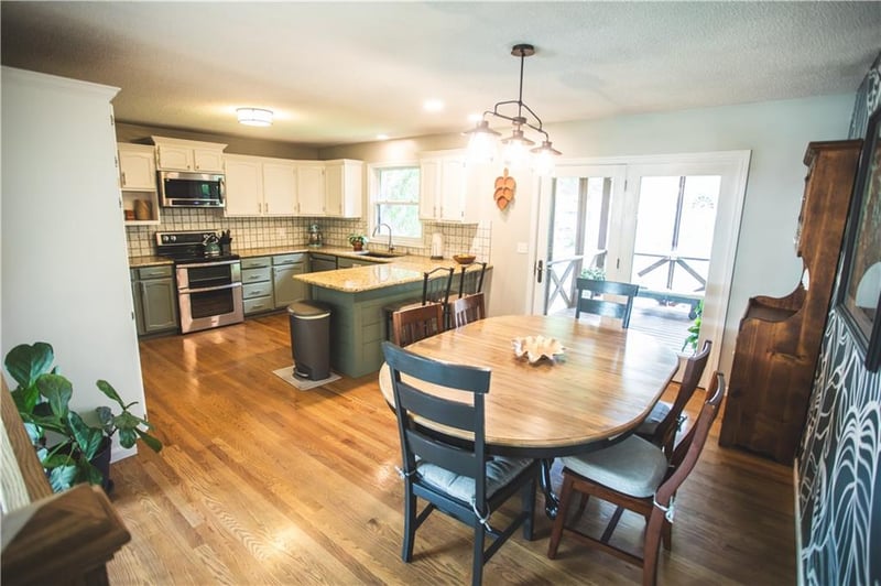 3614 Robin Ln, St Joseph, MO 64506