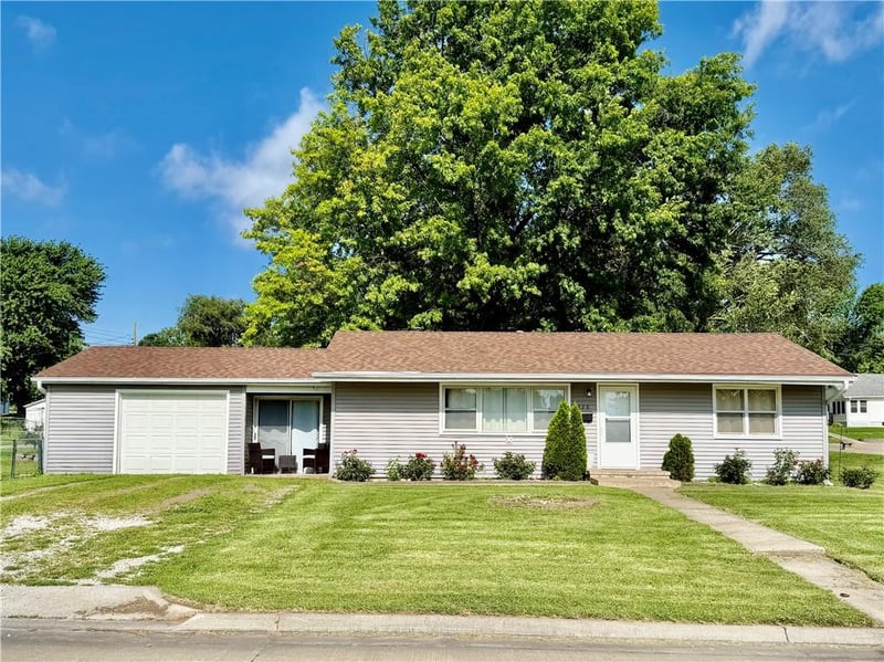 320 Alvin St, Maryville, MO 64468