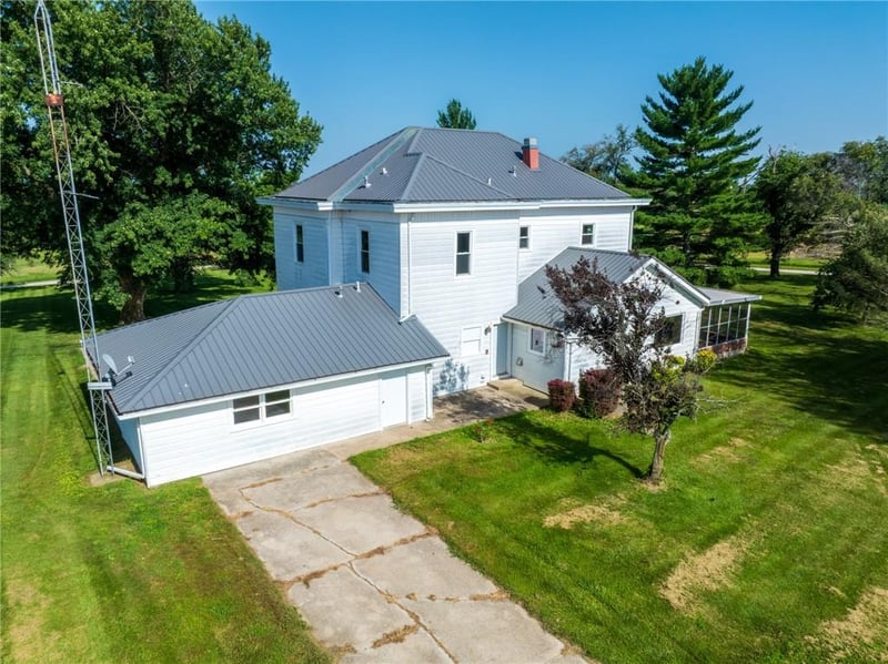 6585 NE Catawba Rd, Breckenridge, MO 64625