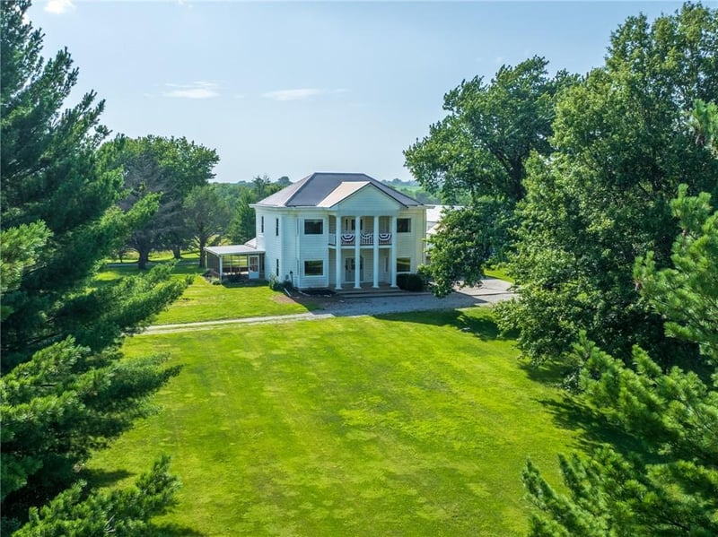 6585 NE Catawba Rd, Breckenridge, MO 64625