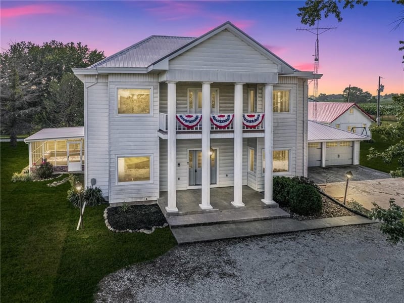 6585 NE Catawba Rd, Breckenridge, MO 64625
