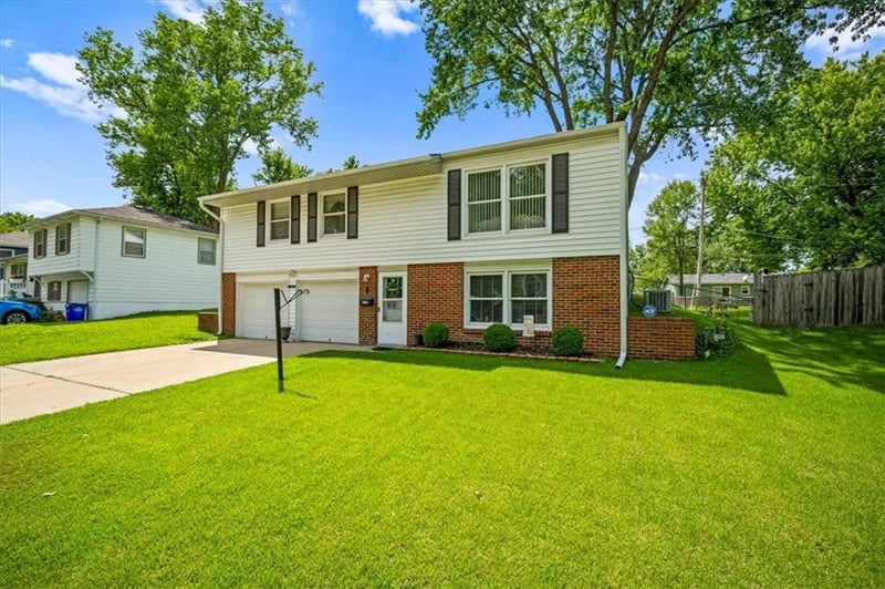 13124 Herrick Ave, Grandview, MO 64030