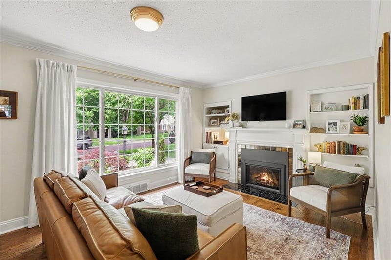 6923 Dearborn St, Overland Park, KS 66204
