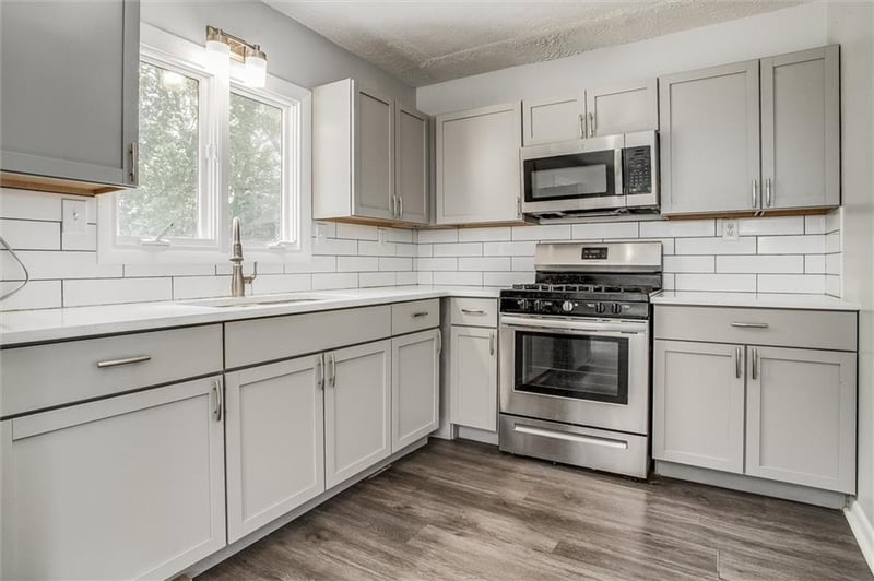 151 Cornell Ave, Bonner Springs, KS 66012