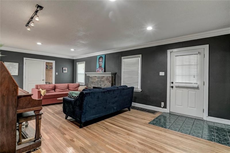 7421 Forest Ave, Kansas City, MO 64131