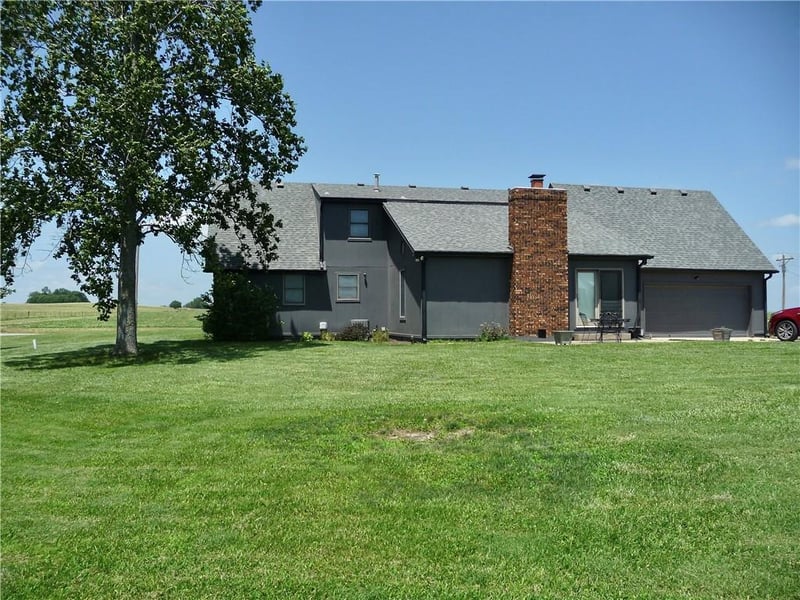 330 200 Rd, Centerview, MO 64019