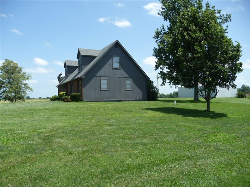 330 SW 200 Rd, Centerview, MO 64019