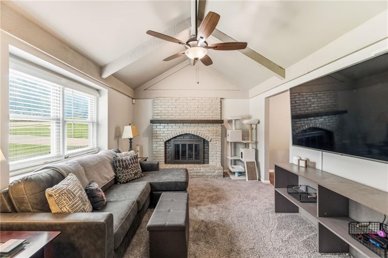 8008 Garfield Ave, Kansas City, MO 64118