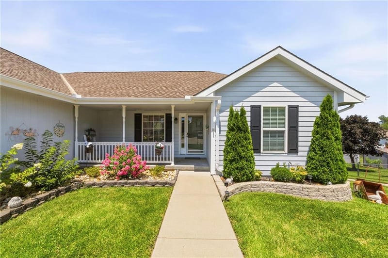 18616 Primrose St, Smithville, MO 64089