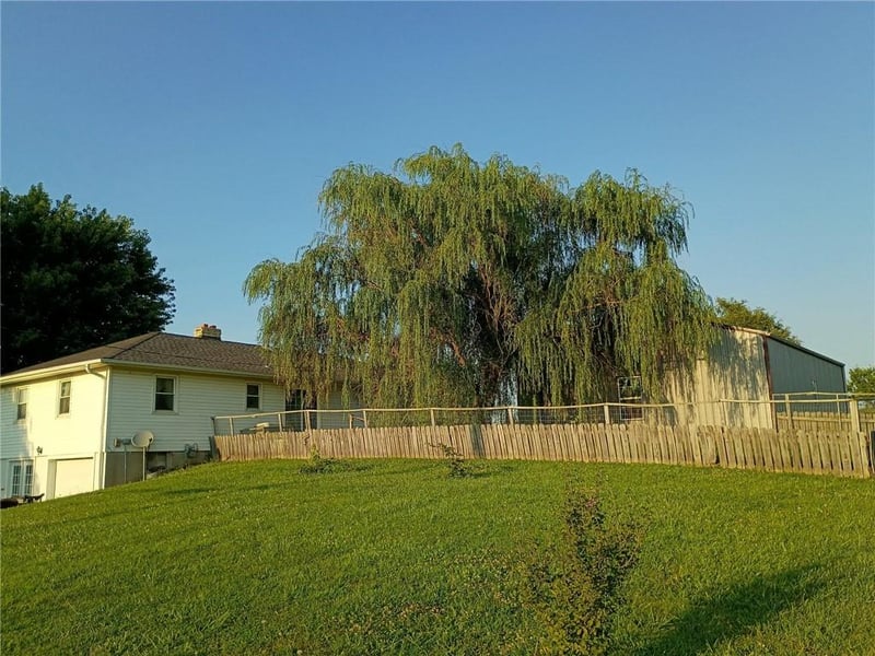 1401 Prospect St, Gallatin, MO 64640