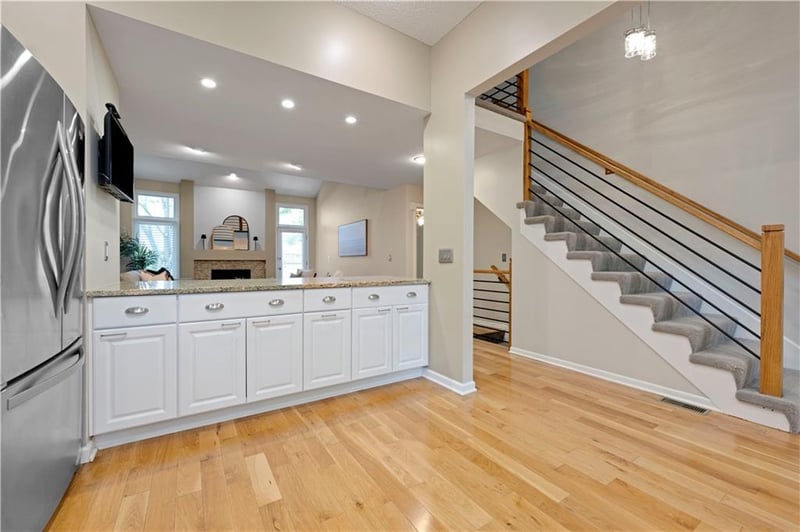 6724 W 126th Ct, Leawood, KS 66209