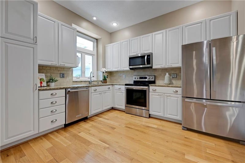 6724 W 126th Ct, Leawood, KS 66209