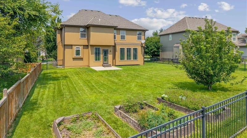10841 Hastings St, Olathe, KS 66061