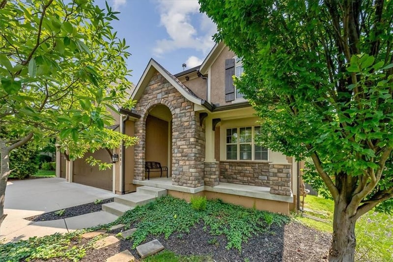 10841 Hastings St, Olathe, KS 66061