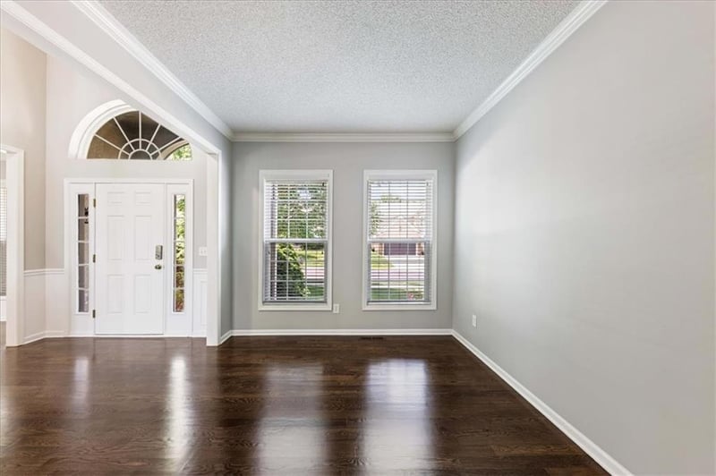 15609 Shawnee Dr, Overland Park, KS 66223