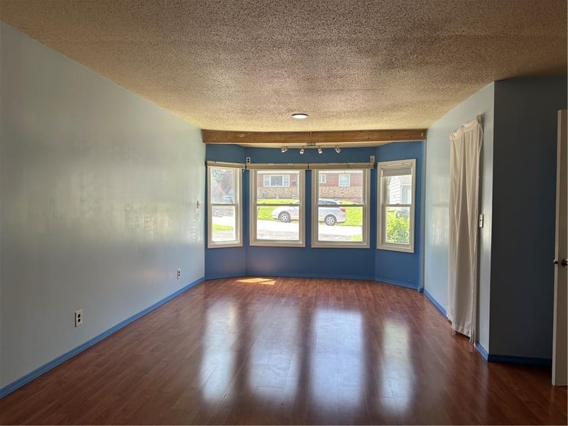 10520 28th Ter, Independence, MO 64052