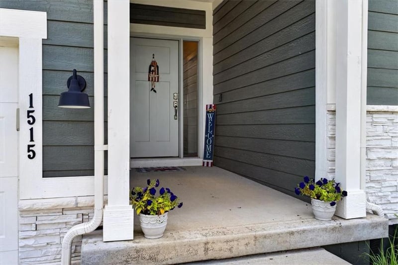 1515 Arbor Valley Dr, Lee's Summit, MO 64082