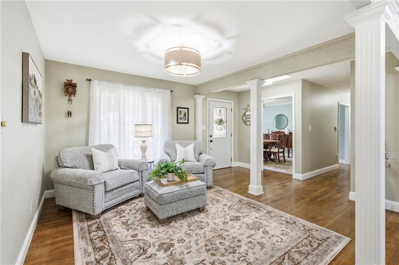 12338 Pinehurst Dr, Kansas City, KS 66109