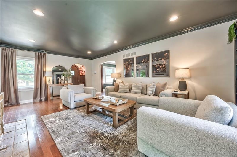 224 Meyer Blvd, Kansas City, MO 64113