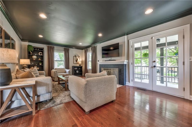 224 Meyer Blvd, Kansas City, MO 64113