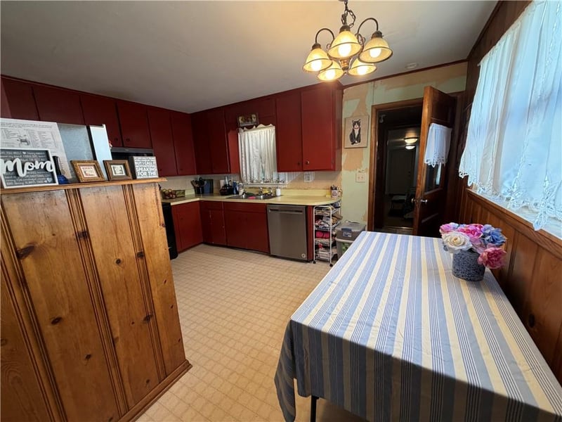 713 2nd St, Cameron, MO 64429