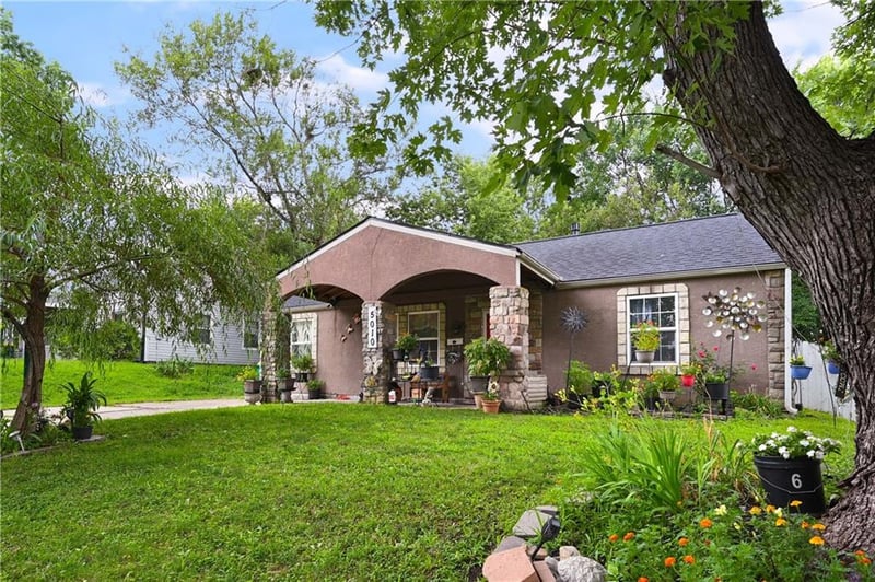 5010 Harmony Dr, Kansas City, KS 66106