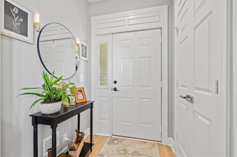 13735 Pembroke Cir, Leawood, KS 66224