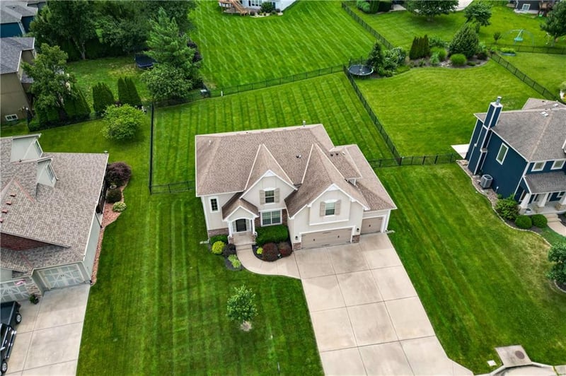 205 SE Waterwheel Ln, Lee's Summit, MO 64063