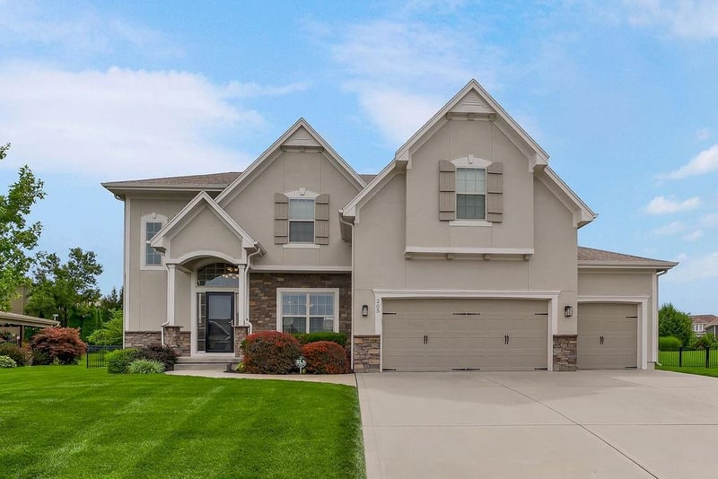 205 SE Waterwheel Ln, Lee's Summit, MO 64063