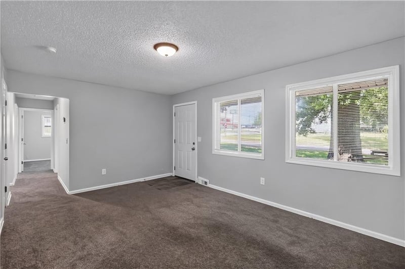 6901 113th Ter, Kansas City, MO 64134