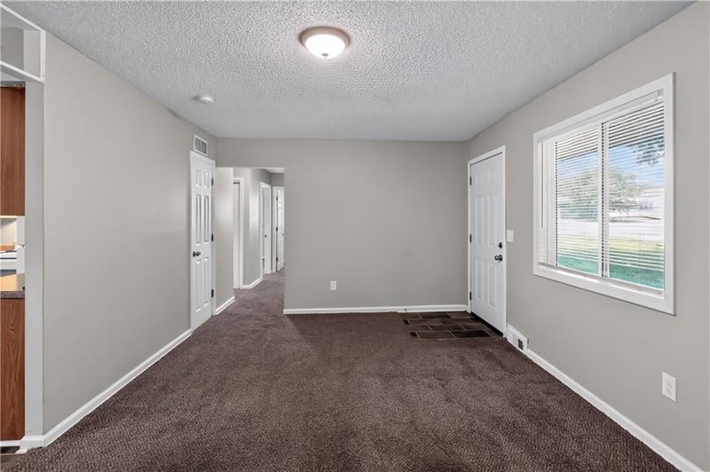 6901 113th Ter, Kansas City, MO 64134