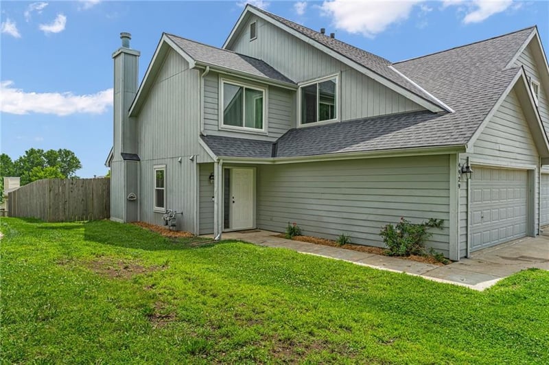 4929 Stoneback Pl, Lawrence, KS 66047